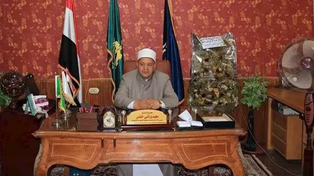 رئيس منطقة القليوبية الأزهرية يهنئ أوائل الشهادة الثانوية