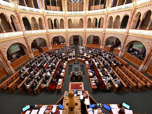 المجر تدشن هيئة لمكافحة الفساد وسط احتجاج حزب أوربان
