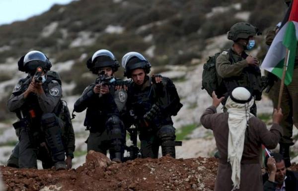بتسيلم: 47 عائلة فلسطينية بغور الأردن تواجه تهجيرا وشيكا