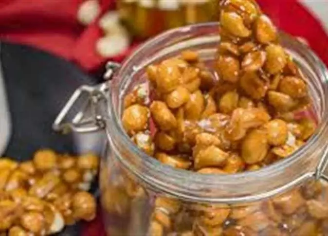 خطأ يقع فيه كثيرون.. هل يجب حفظ حلوى المولد في الثلاجة؟