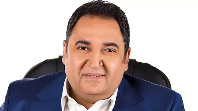 "خير": سيدة ترصد 2 مليون جنيه للعثور على كلبتها وأطفال يموتون بحثًا عن 100 جنيه