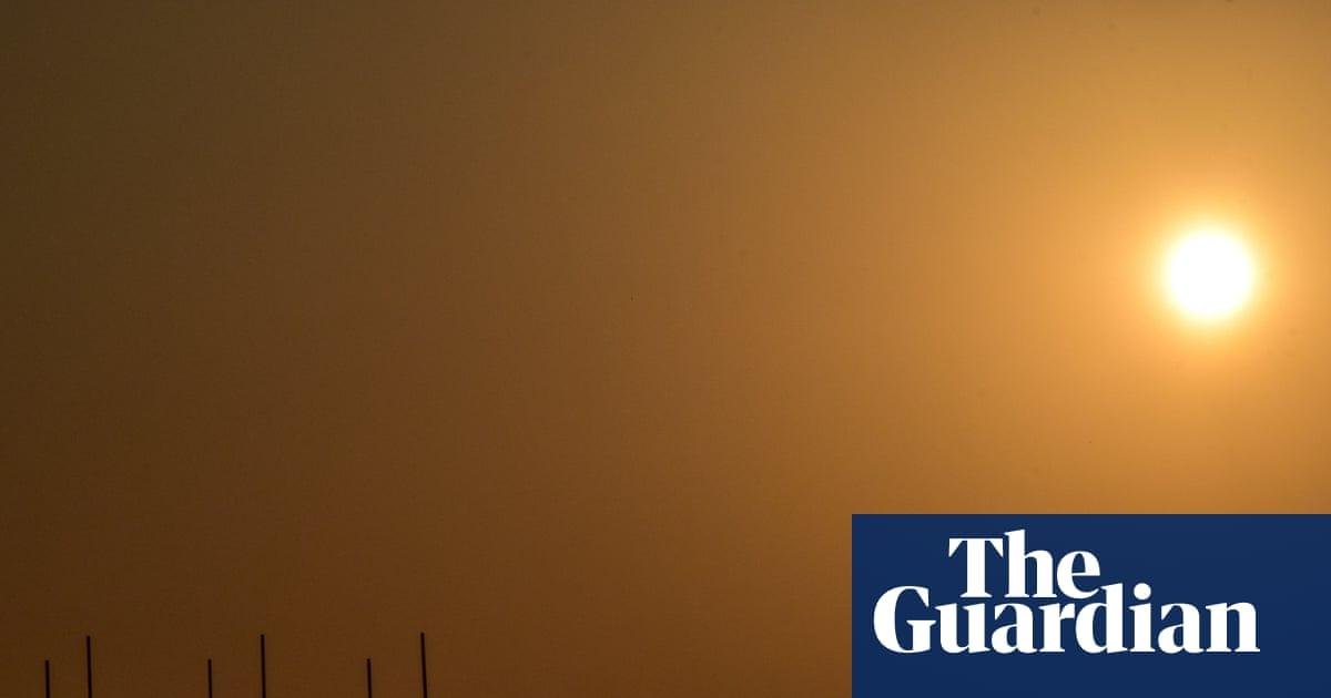 ‘When I get home, my whole body aches’: extreme heat saps health and wages of India’s poorest workers