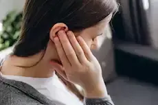 هل كثرة استخدام سماعات الأذن تؤثر على السمع؟
