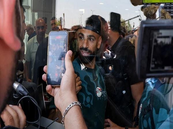 جماهير طرابزون سبور تُحضّر استقبالا تاريخيا لصلاح في تركيا