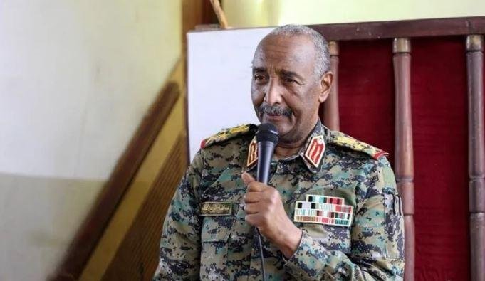 البرهان يتعهد بدحر الدعم السريع ومنع تكرار التجربة القاسية: القصاص لدماء الشعب واجب ولن نفرط فيه