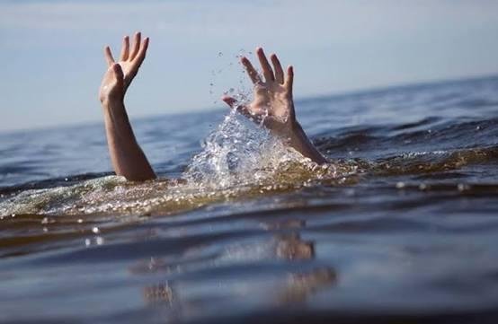والدته حاولت إلقاء نفسها حزنا عليه.. طفل يسقط في النيل بعد حادث أعلى كوبري المرازيق