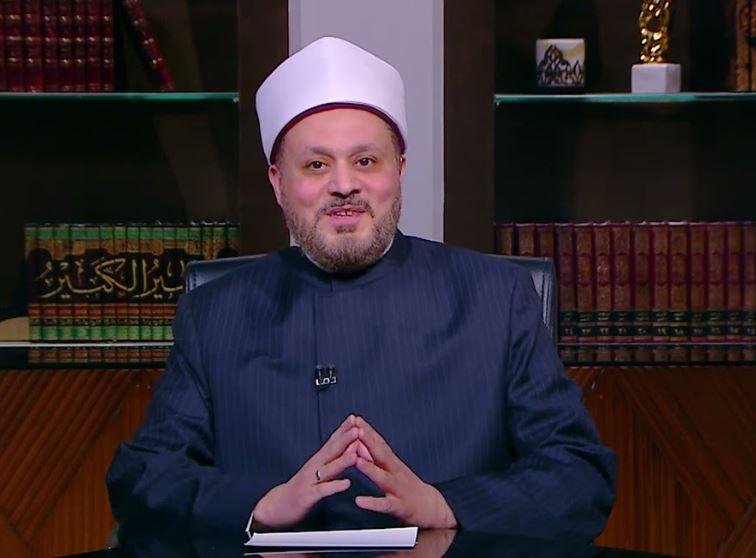 أمين الفتوى عن واقعة سيدة المطعم: طلبها الصلاة كان صحيحا.. ولكن الاستجابة للائحة المكان كان أولى