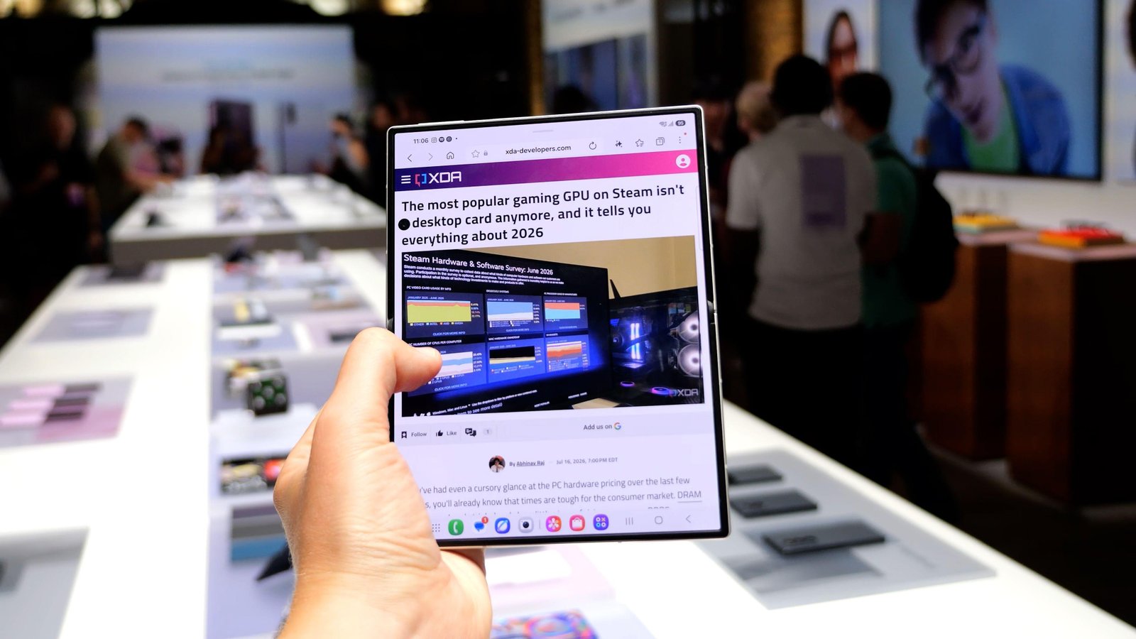 Galaxy Z Fold 8 vs Fold 8 Wide