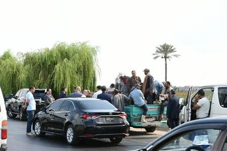 محافظ الدقهلية يوجه بتوفير ميني باص لنقل العمال بعد رصد خطورة استقلالهم سيارة نقل بطريق رافد جمصة