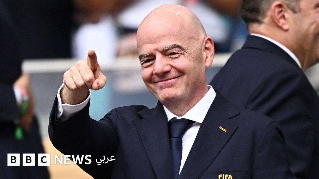 "إنفانتينو خارج السيطرة ويشكل خطراً على كرة القدم" – مقال في ذا ميرور