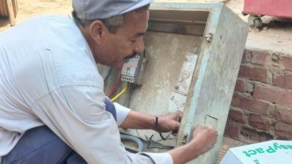 حملات ميدانية لرفع كفاءة الخدمات وتحسين مستوى النظافة والإنارة بكوم أمبو