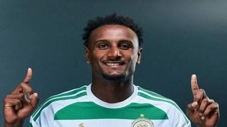 نجم منتخب مصر يوقع لنادي سيلتك الأسكتلندي