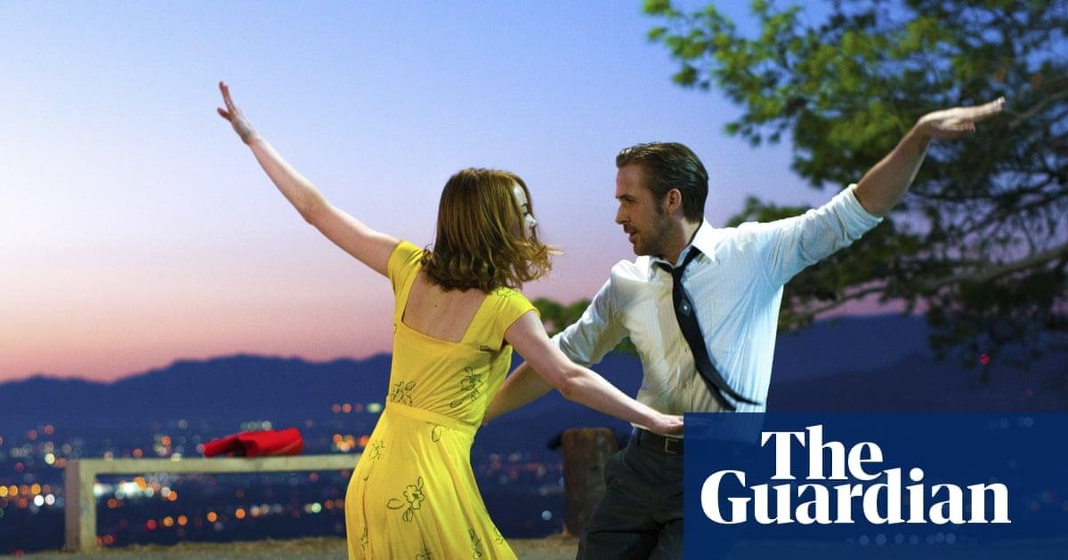 What happened to Ryan Gosling’s ‘La La Hand’ on the La La Land poster?