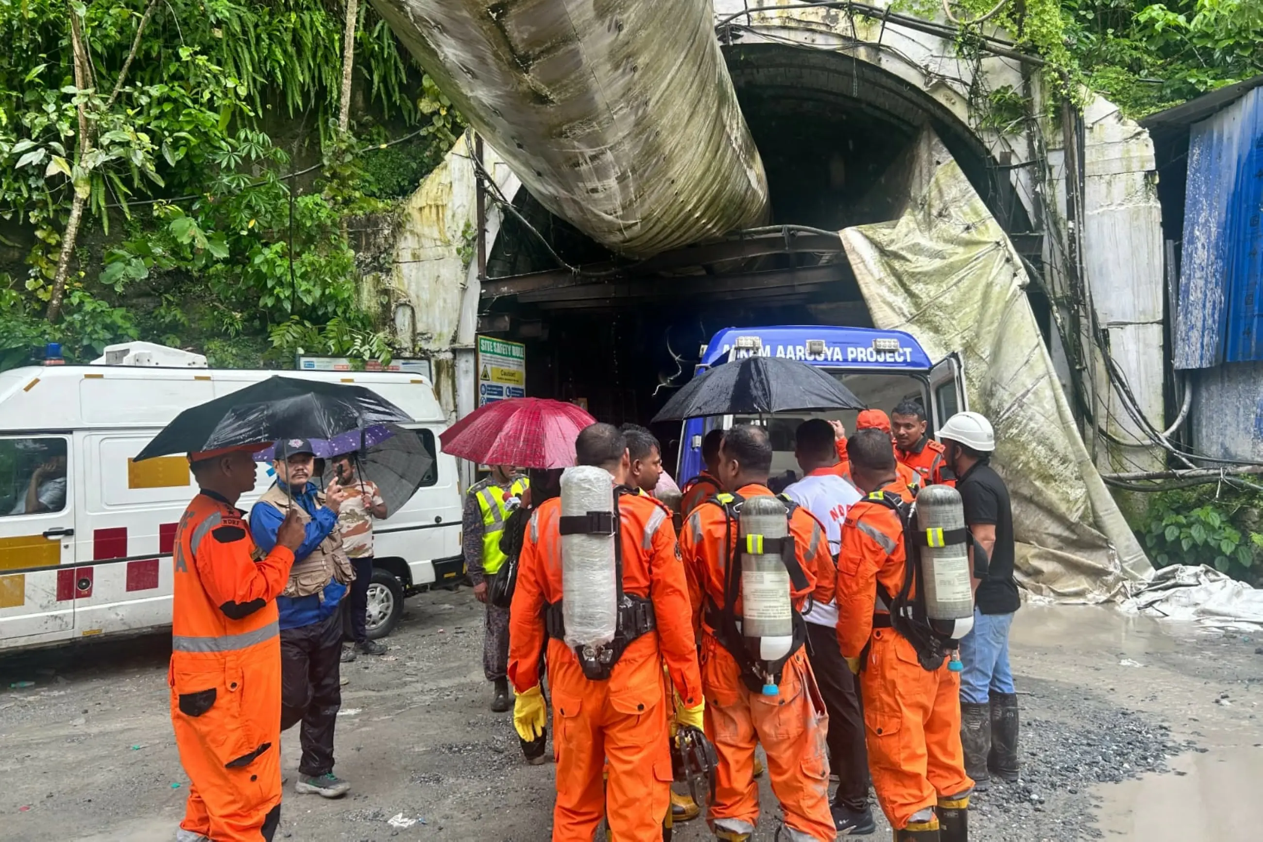 India tunnel disaster at hydropower project leaves 10 dead, 17 missing