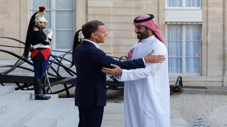 ماكرون: زيارة ولي العهد السعودي إلى فرنسا تمثل علامة فارقة (فيديو)