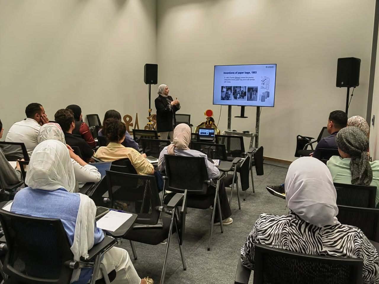وزارة التنمية المحلية والبيئة تطلق أولى برامج التوعية البيئية للمرشدين السياحيين بالمتحف المصري الكبير