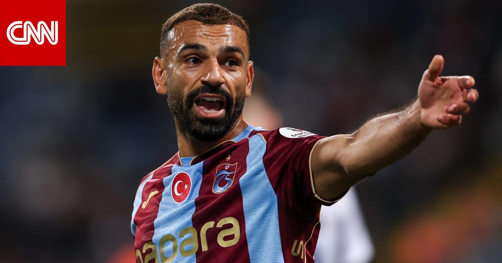 صورة جديدة لمحمد صلاح أثناء توقيع عقده مع طرابزونسبور