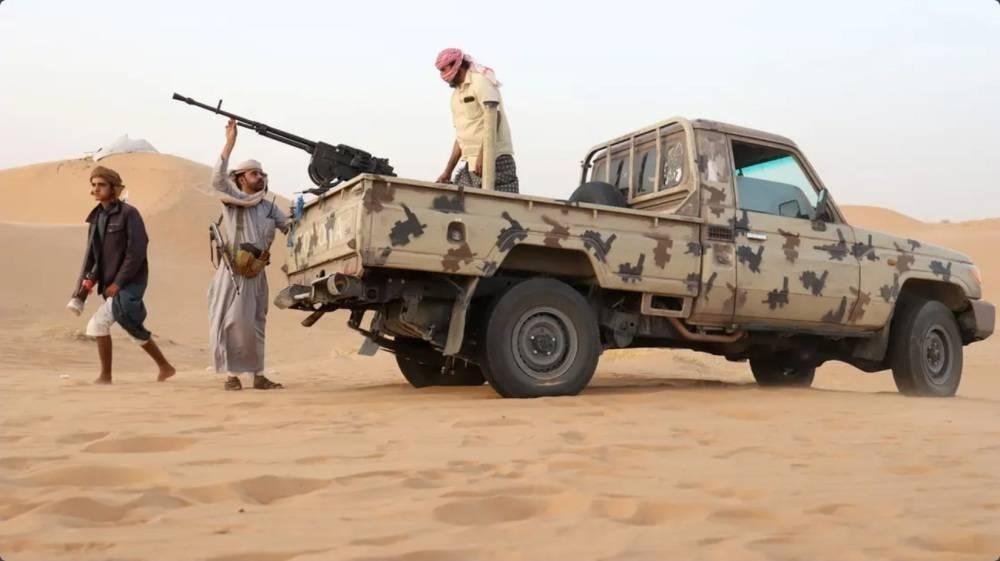 الحوثيون يوسعون النار من مأرب إلى باب المندب