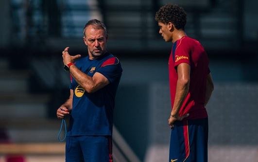 موندو: برشلونة يترقب قرار فليك بشأن حمزة عبد الكريم