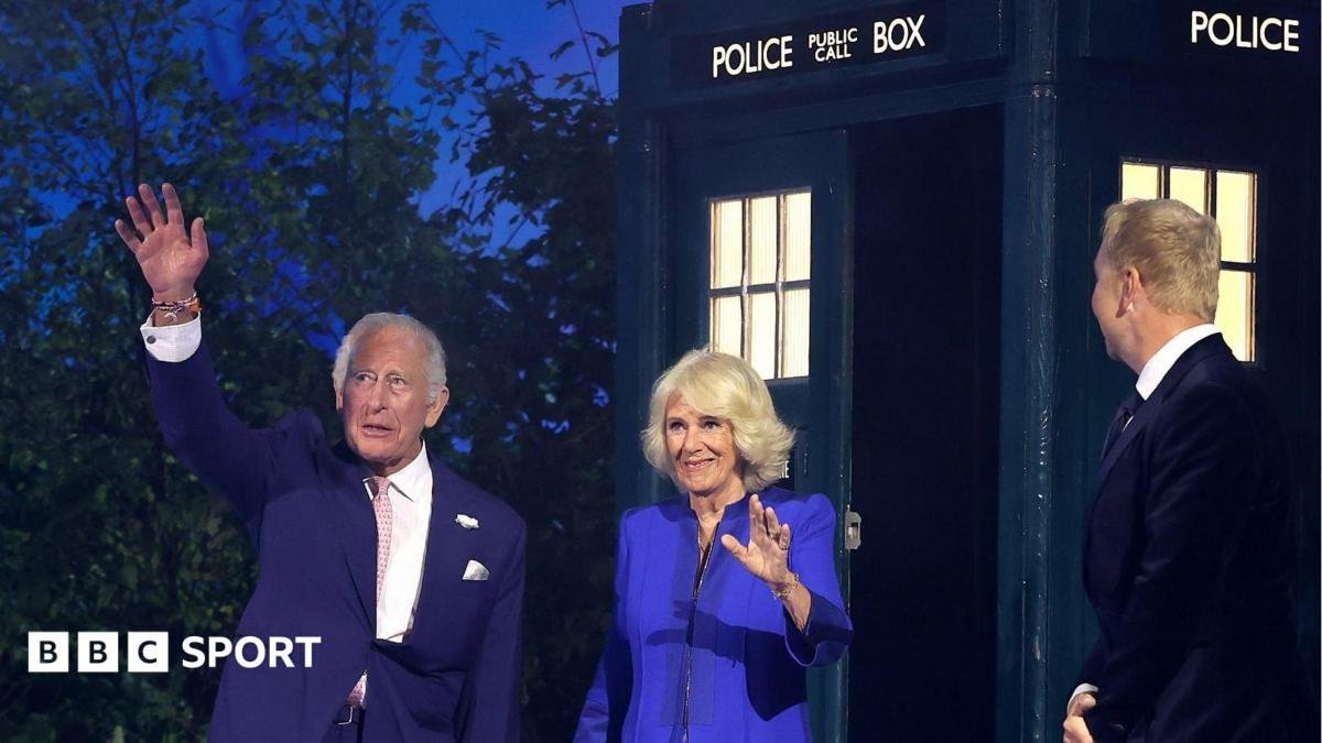 King's Tardis entrance as Commonwealth Games begin