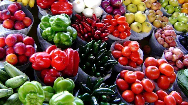 أسعار الخضروات والفاكهة في سوق العبور اليوم.. 13 جنيها لكيلو الطماطم