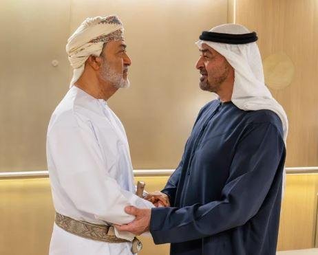 سلطان عُمان ورئيس الإمارات يبحثان سبل تحقيق الأمن والاستقرار