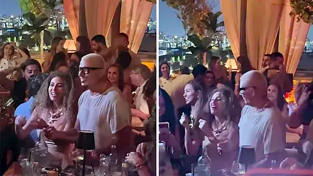 منة القيعي ترقص وتغني مع عمرو دياب باحدى السهرات- فيديو