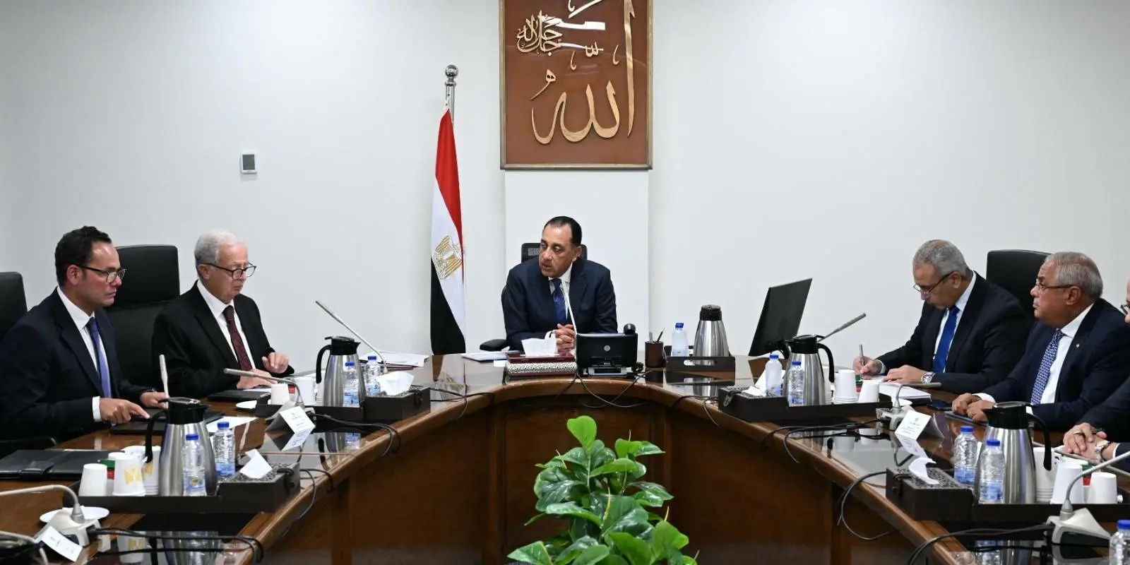 مدبولى يتابع مستجدات الموقف التنفيذى لمشروعات تطوير الشركة القابضة للغزل والنسيج