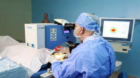 مصر.. تحرك عاجل ضد طبيب عيون شهير إثر شكاوى خطيرة بحقه