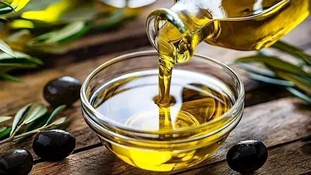 زيت الزيتون أم الكتان أم الجوز؟ خبير يكشف أفضل الزيوت لصحة الجسم