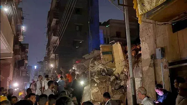 تحرك عاجل من محافظ الغربية ومدير الأمن للتعامل مع تداعيات حادث انهيار عقار زفتى