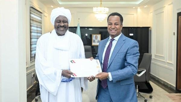 الصومال والسودان يؤكدان التزامهما بمواصلة التعاون الثنائي