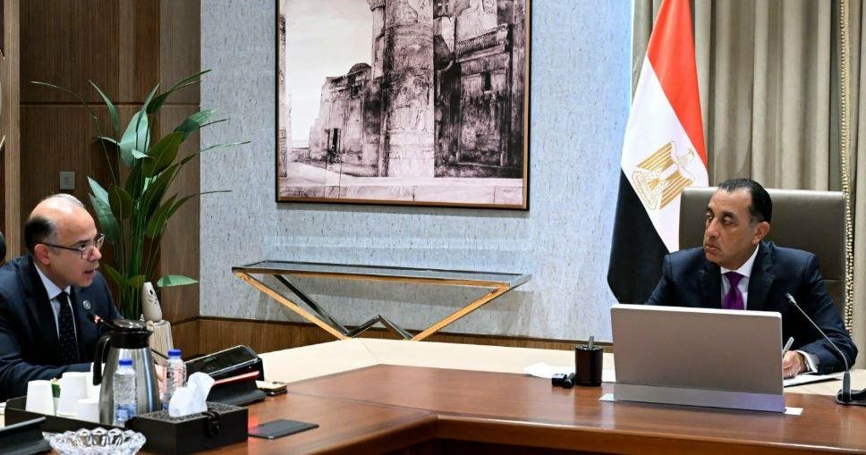 رئيس الوزراء يبحث مع وزير الاستثمار إطلاق مبادرة قومية لتعزيز الصادرات من المحافظات