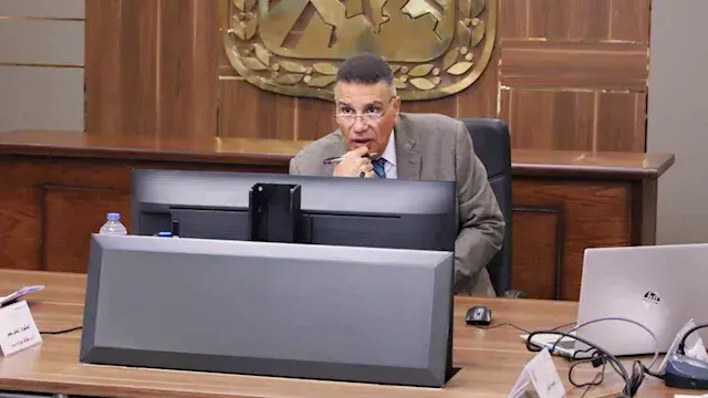 محافظ جنوب سيناء يمهل رؤساء المدن أسبوعًا لحل معوقات التقنين والتصالح