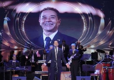 مدحت صالح يشعل حنين جمهور الإسكندرية على مسرح سيد درويش
