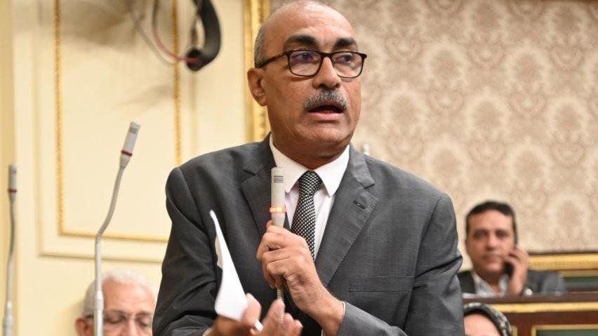 النائب إيهاب منصور: معلمو الحصة مظلومون ظلمًا شديدًا.. ولا يصل أجرهم إلى نصف الحد الأدنى