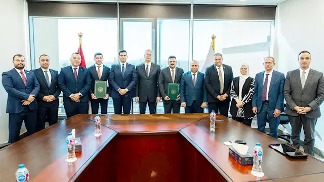 مصر توقع مذكرة لتطوير مشروع متكامل للفوسفات بـ930 مليون دولار