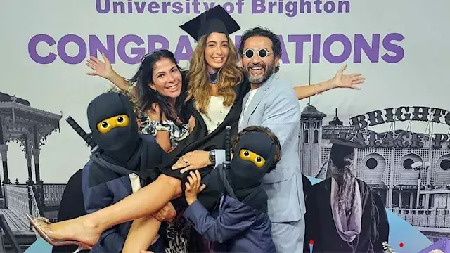 "خليتي كل أيامنا حلوة".. أحمد حلمي يحتفل بتخرج لي لي