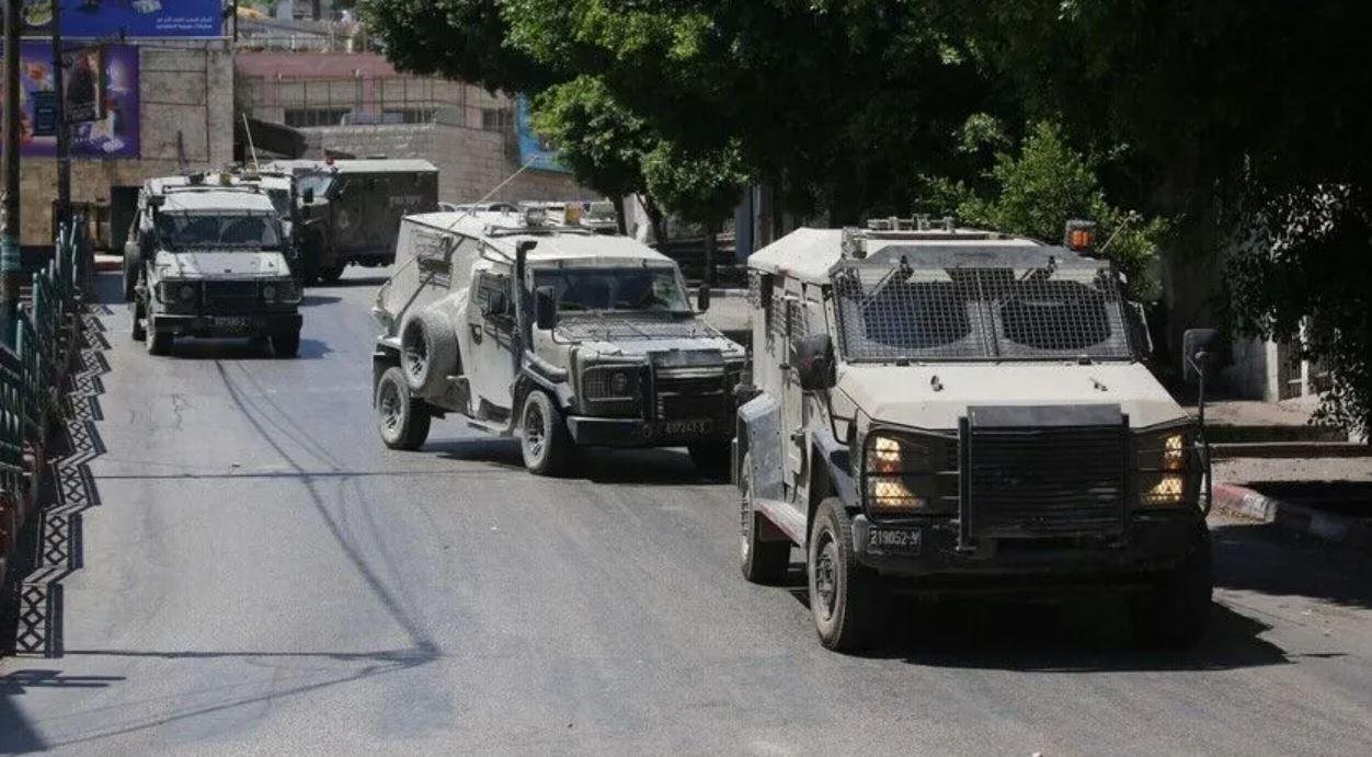 رئيس بلدية قصرة: الجيش الإسرائيلي يسيطر على 16 منزلا ويواصل عمليته