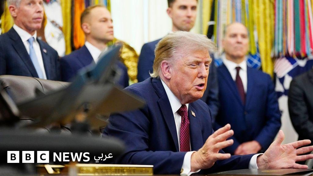ترامب "يعلّق" الهجمات العسكرية على إيران، وطهران تقول إن محادثاتها مع مسقط "مثمرة"