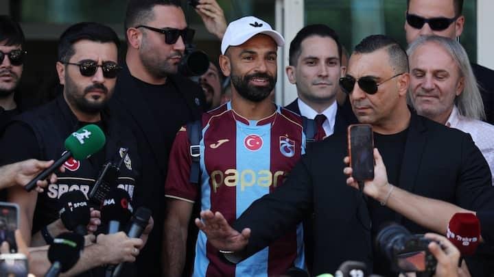 رئيس طرابزون: صلاح نجم عالمي.. وهذا اللاعب أهداه قميصه