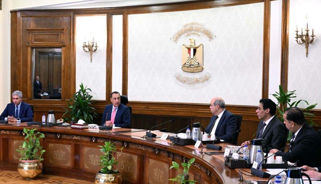 غرفة السياحة ترحب بتوجيهات رئيس الوزراء لتيسير دخول السائحين لمصر