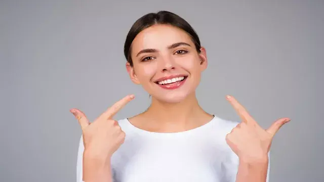 ماذا يحدث للجسم عندما نضحك كثيرًا؟