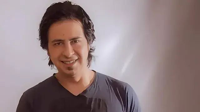 "بعد غياب".. فارس يعود للغناء بأغنية "نفرح حقنا"- فيديو