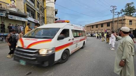 14 قتيلا و26 جريحا بتفجير انتحاري أمام مركز شرطة بشمال غربي باكستان