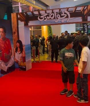 إلغاء العرض الخاص لـ«الجواهرجي» بعد وفاة شقيق محمد هنيدي
