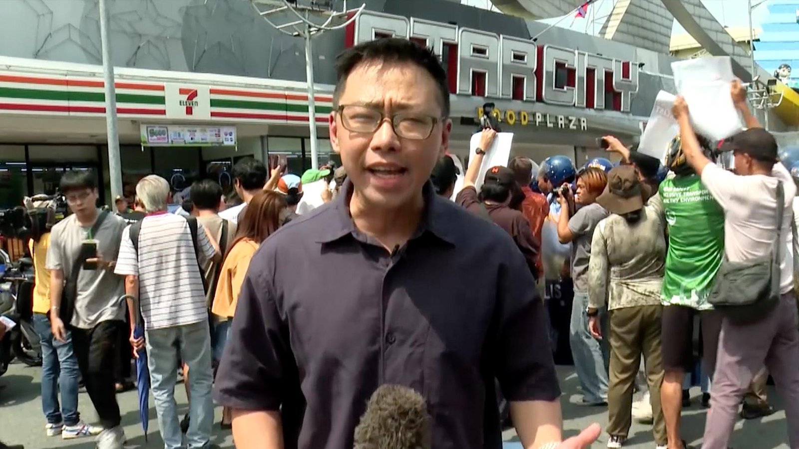 Al Jazeera reports from anti-US protest outside ASEAN summit