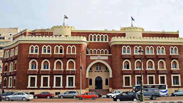 "لا يمس العمل".. جامعة الإسكندرية تحسم الجدل بشأن الحكم الصادر ضد أحد عمداء كلياتها
