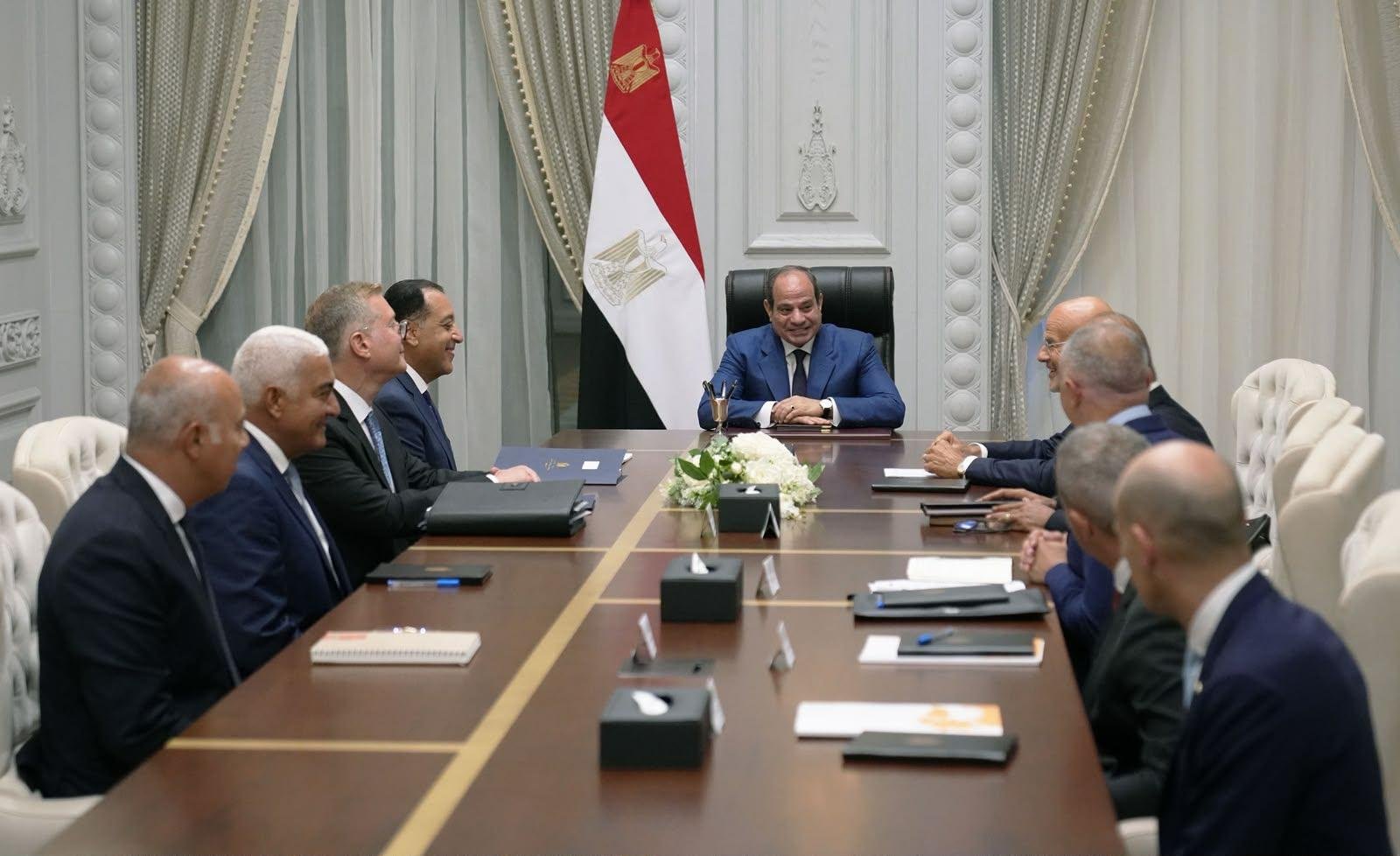 السيسي: استمرار تقديم التيسيرات لشركة إيني لتعزيز استثماراتها وزيادة إنتاج الغاز والبترول في مصر