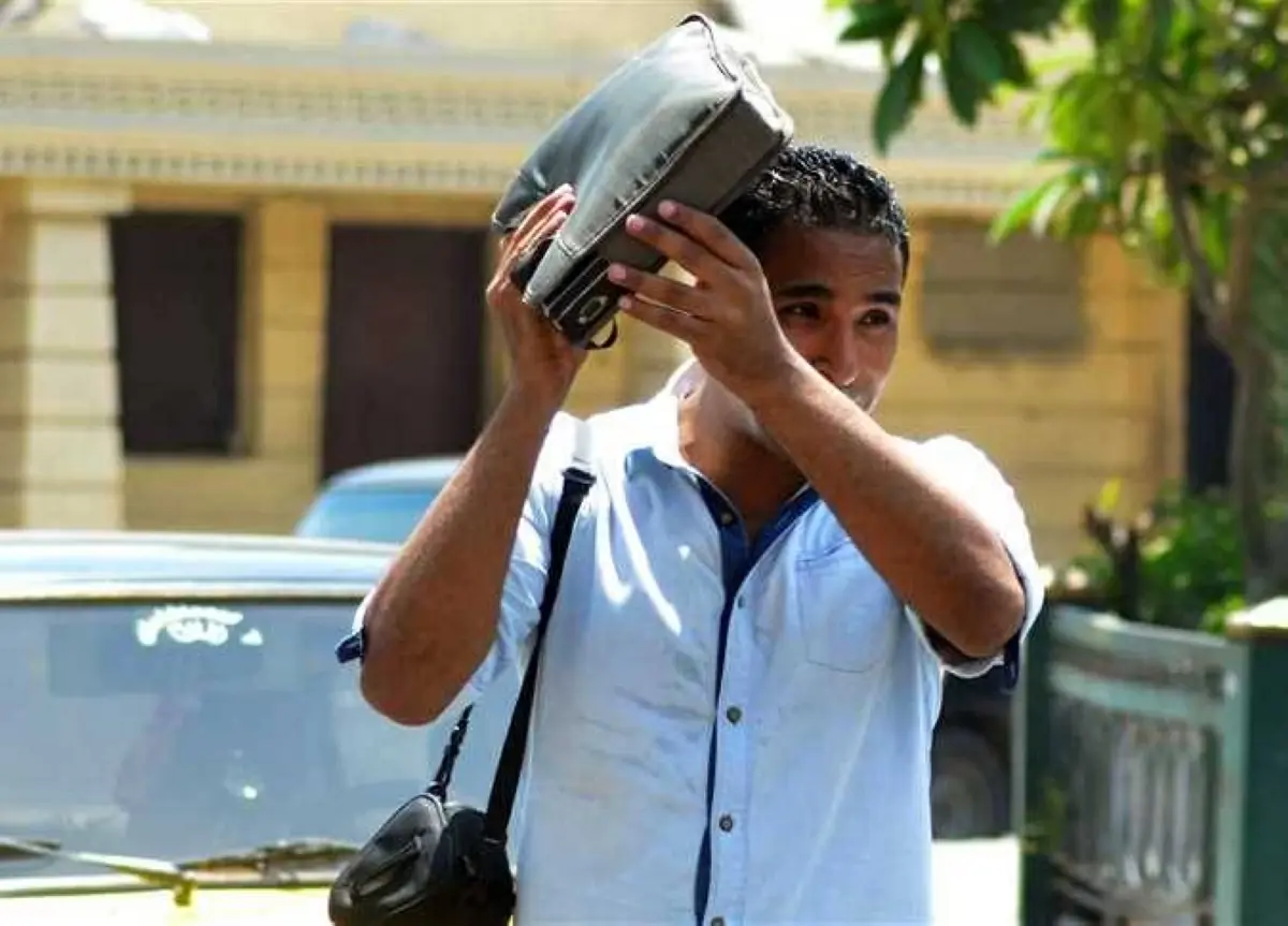 مع درجات حرارة تتخطى الـ 40.. كيف تتجنب الإجهاد الحراري بـ 5 نصائح؟